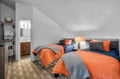 Sleeping Area with 2 Twin Beds